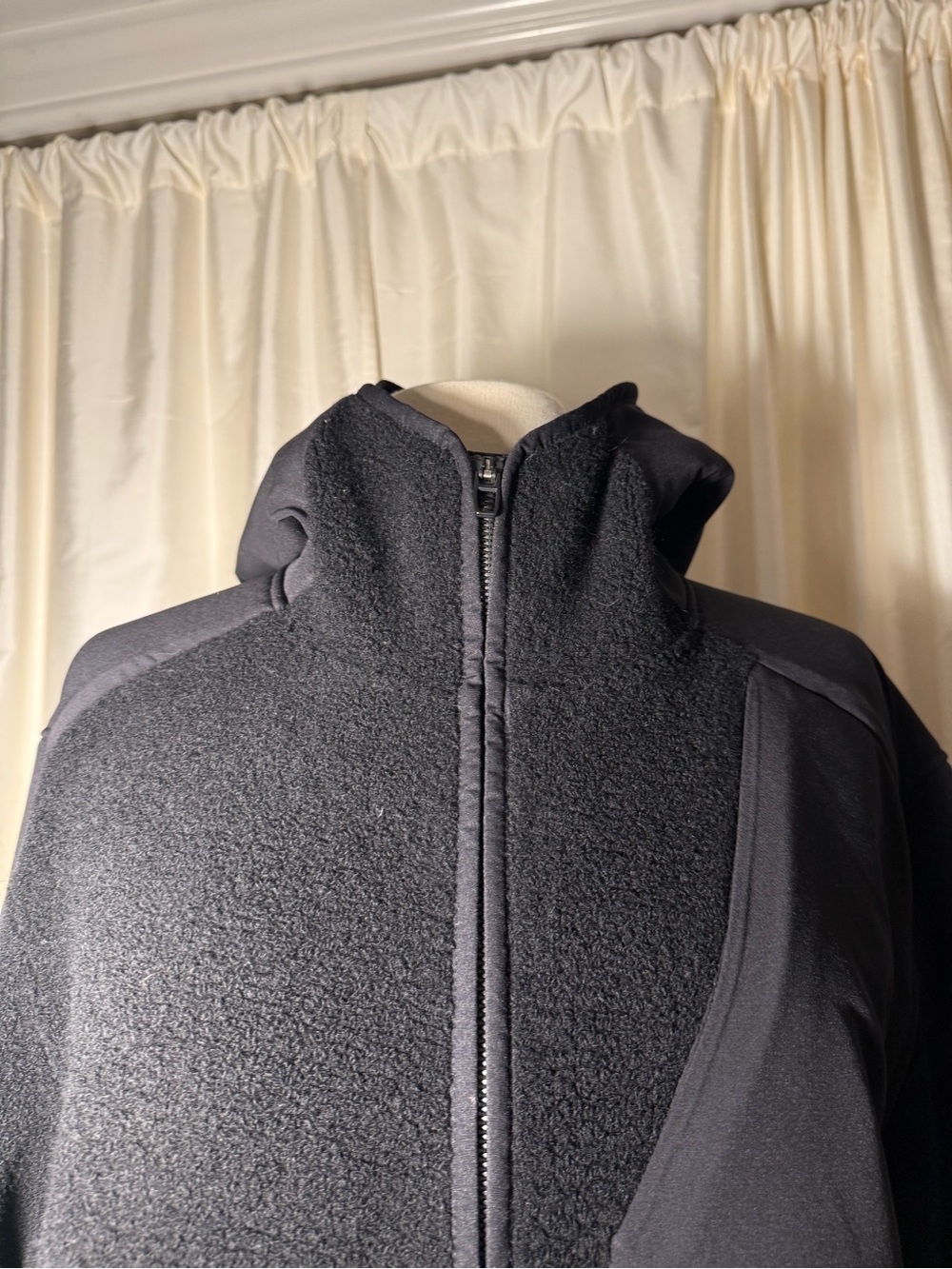 lululemon athletica Black Hooded Wool Blend Teddy Fleece Jacket - Picture 6 of 9